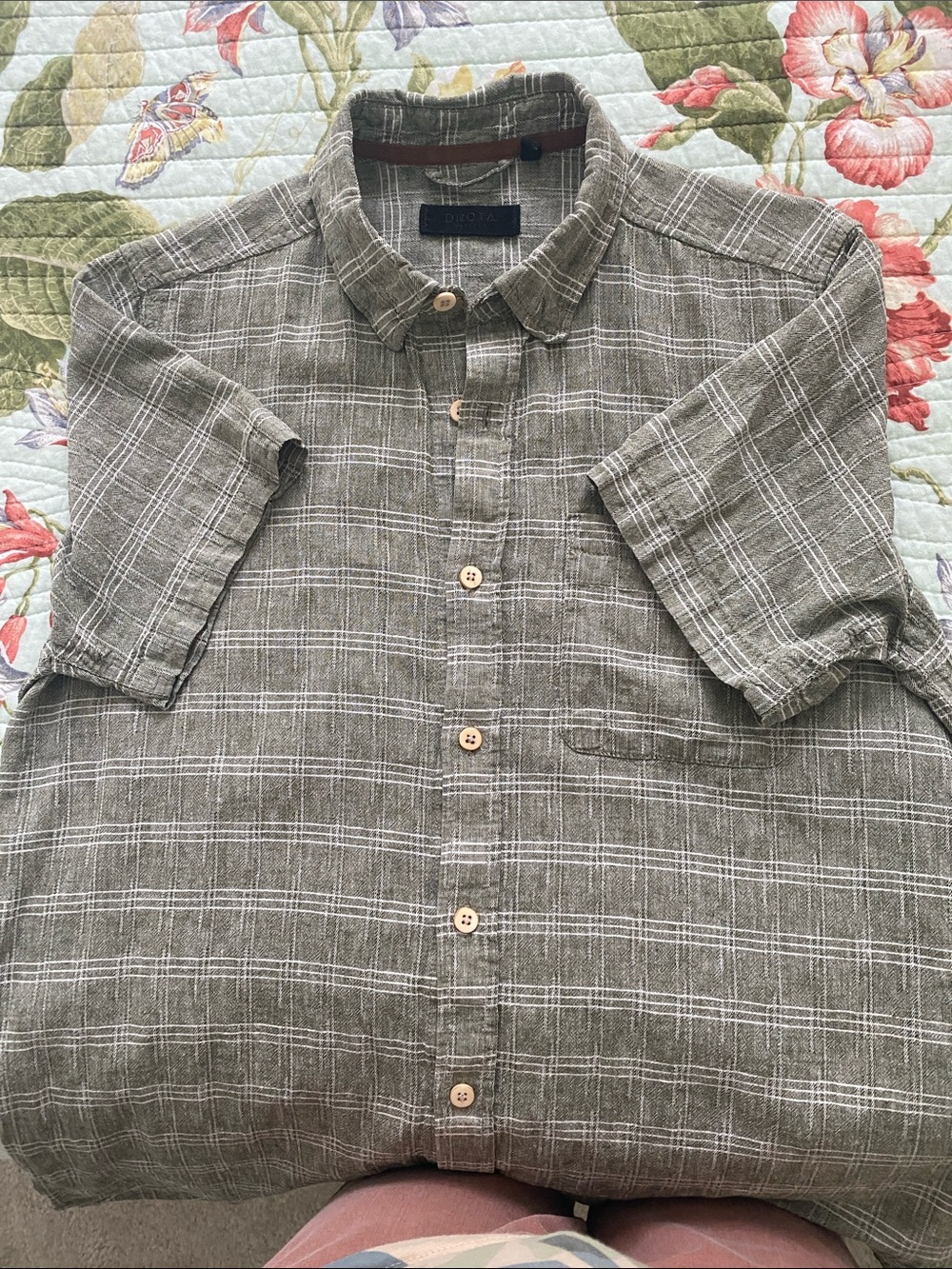 Men's Olive Plaid Short-Sleeve Button-Down Shirt